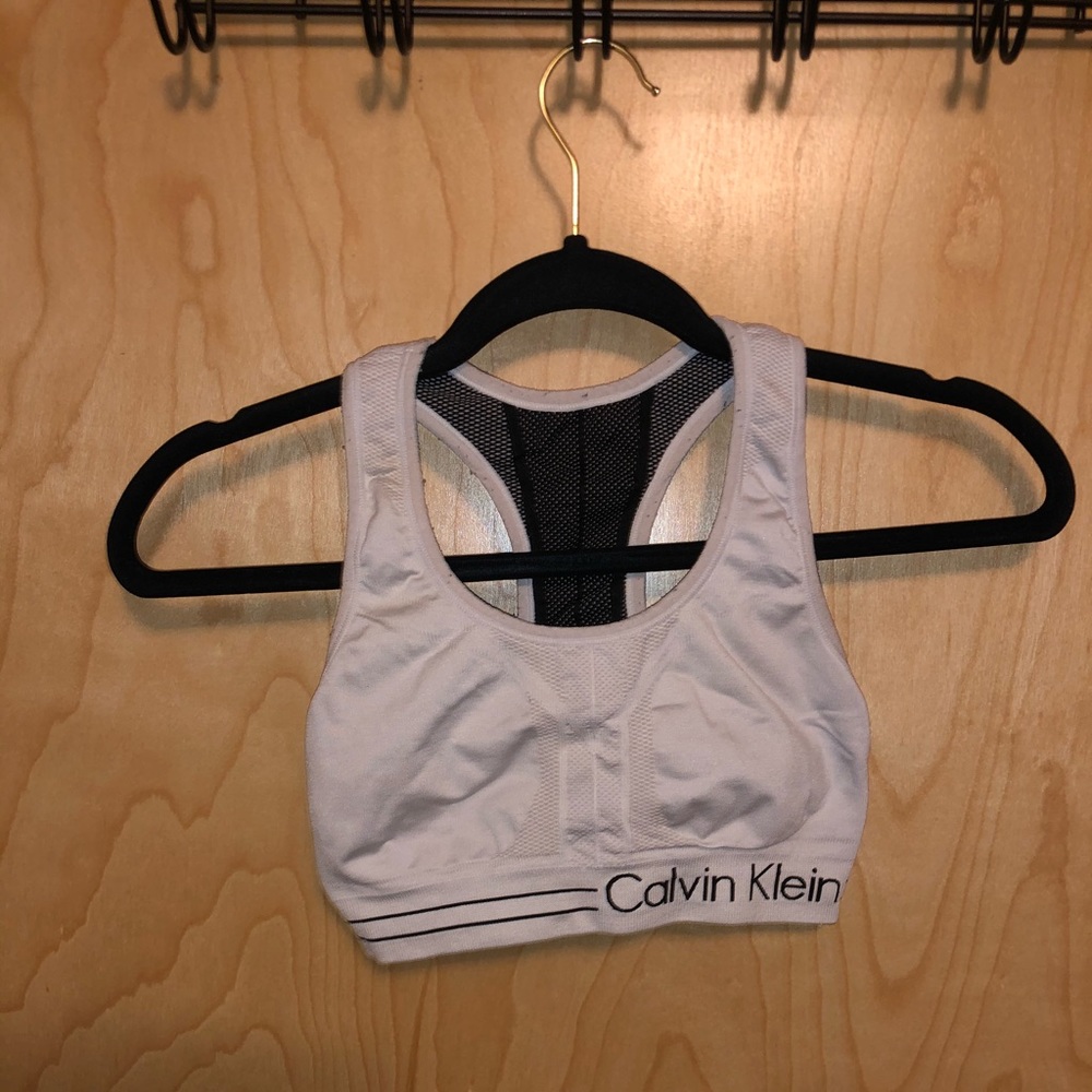 Sports bra